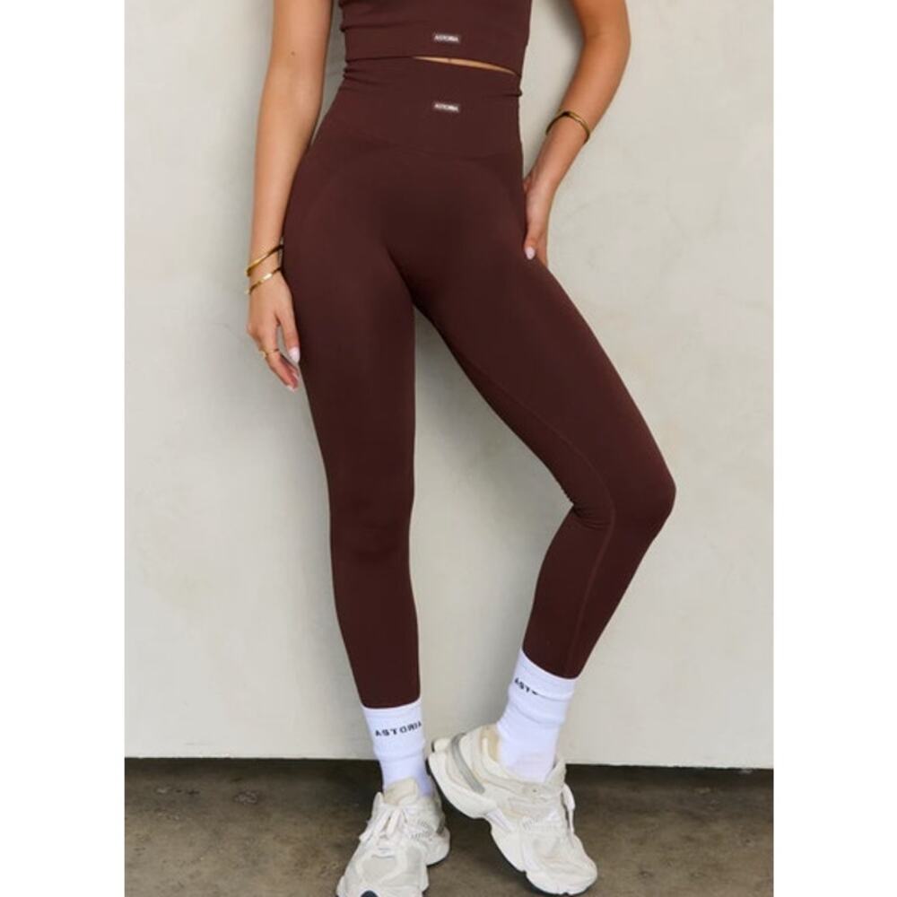 NWOT Womens Astoria CONTOUR Ribbed Seamless Legging - Espresso Size Small